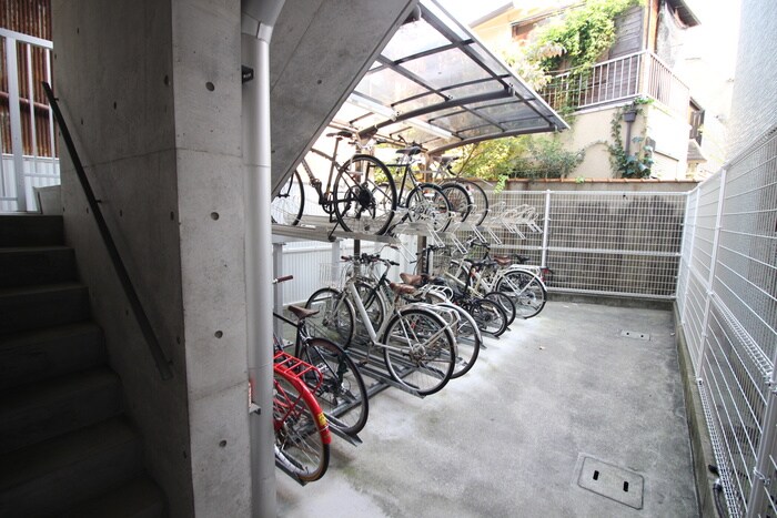 物件外観写真4　(駐輪場)