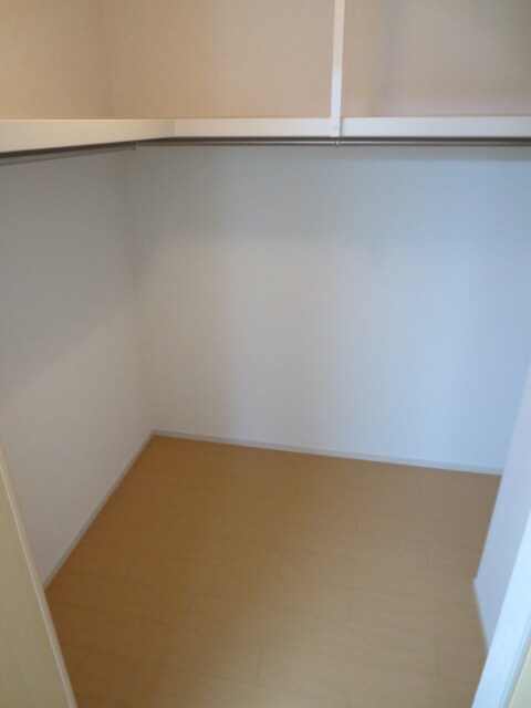 物件内観写真10　(収納)