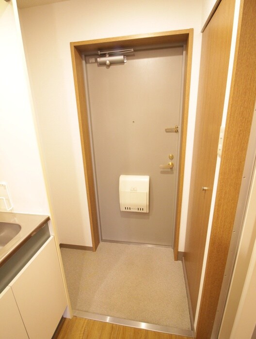 物件内観写真7　(玄関)