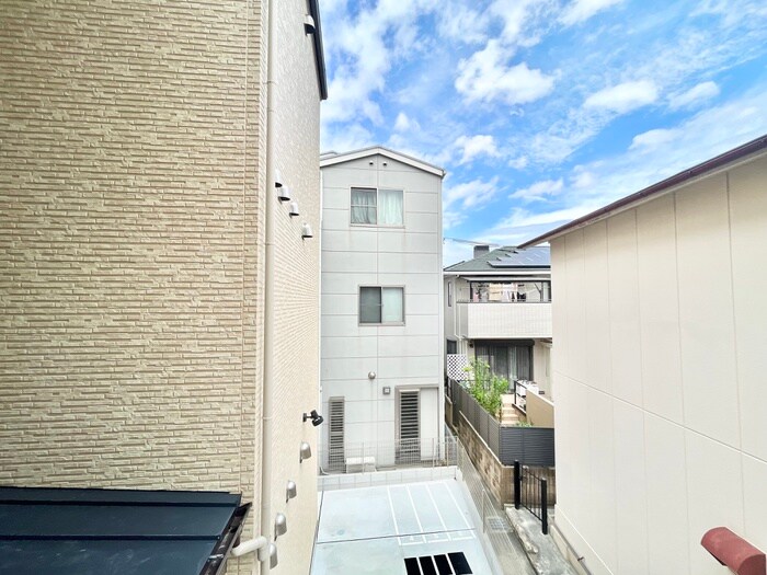 物件内観写真16　(室内からの展望)