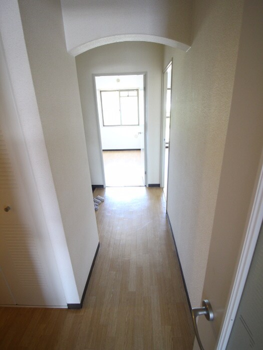 物件内観写真12　(廊下)