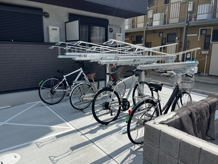 物件外観写真5　(駐輪場)