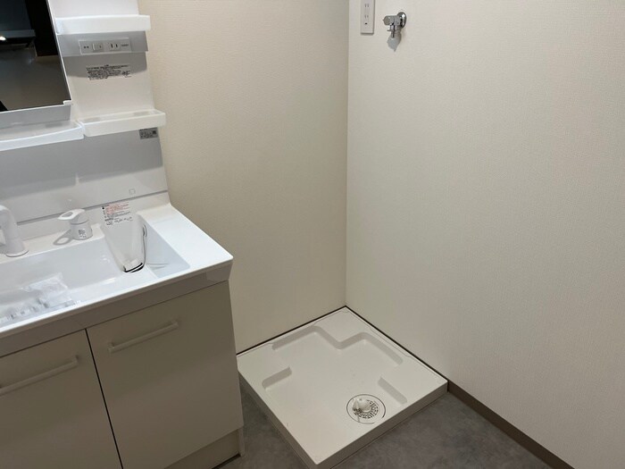 物件内観写真13　(洗濯機置場)