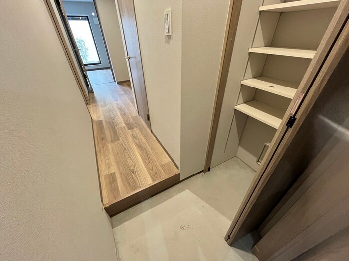 物件内観写真20　(玄関)