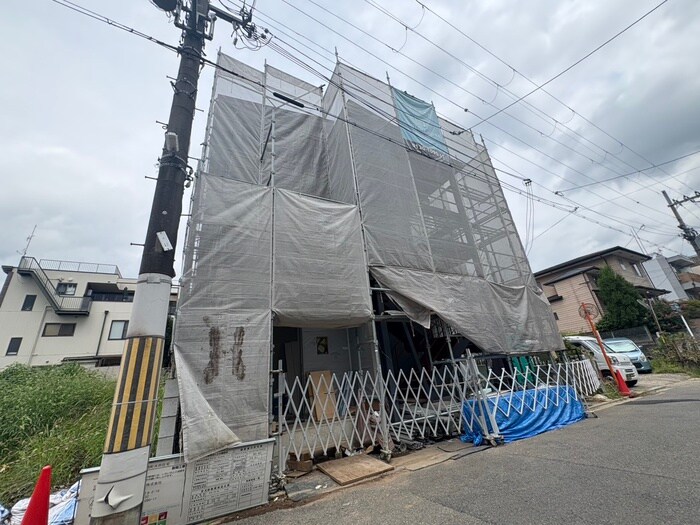 物件外観写真1　(建築中)