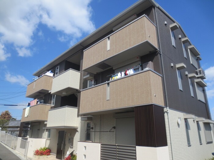 物件外観写真2　(エントランス部分)