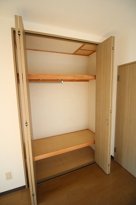 物件内観写真10　(収納)