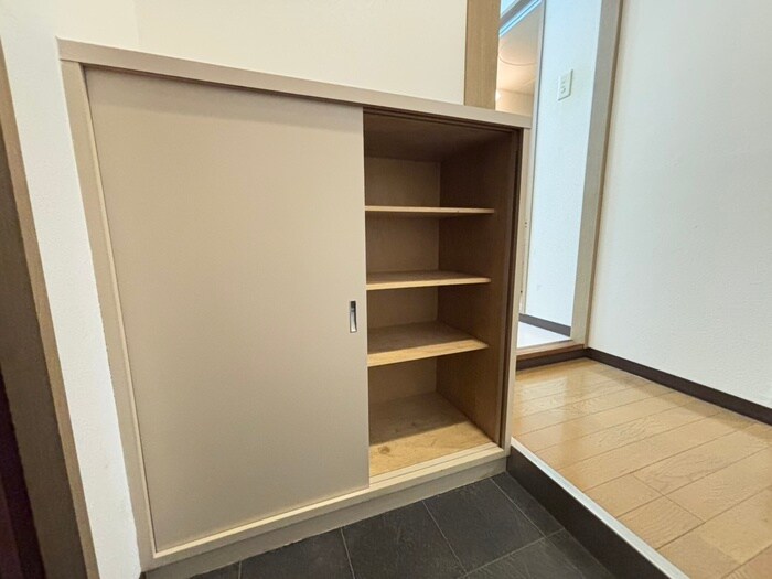 物件内観写真18　(靴箱)