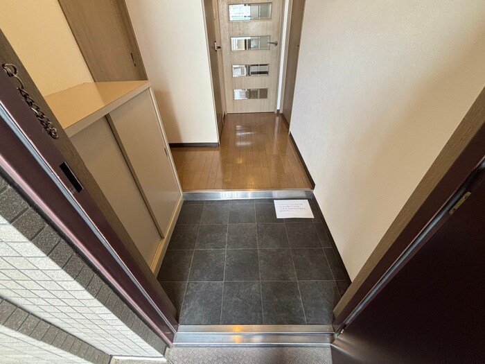 物件内観写真22　(玄関)