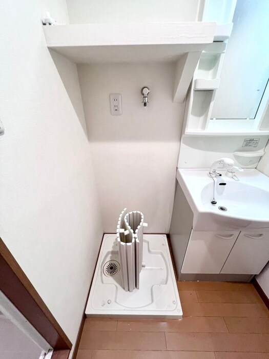 物件内観写真14　(洗濯機置場)