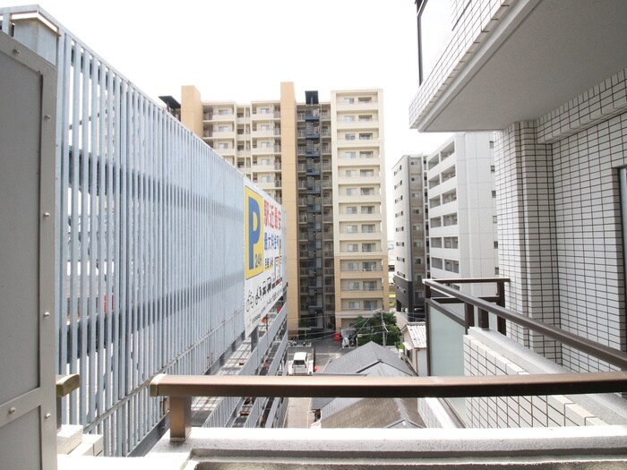 物件内観写真11　(室内からの展望)