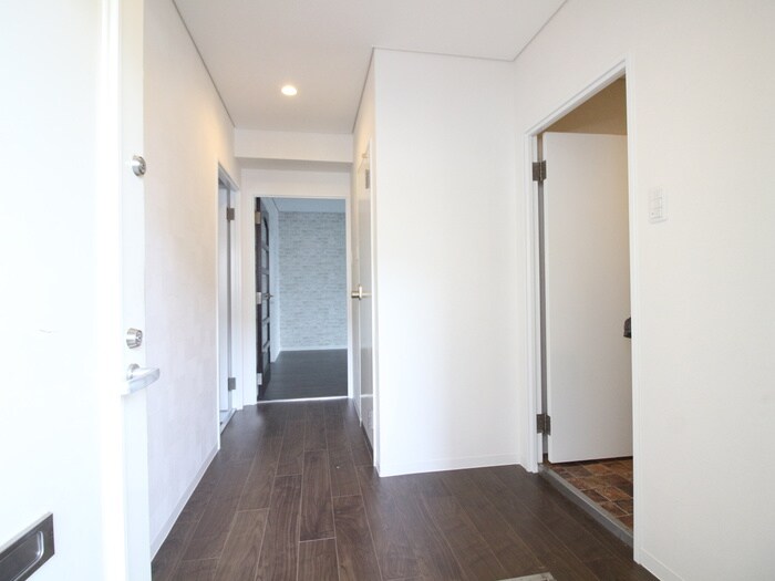 物件内観写真21　(廊下)