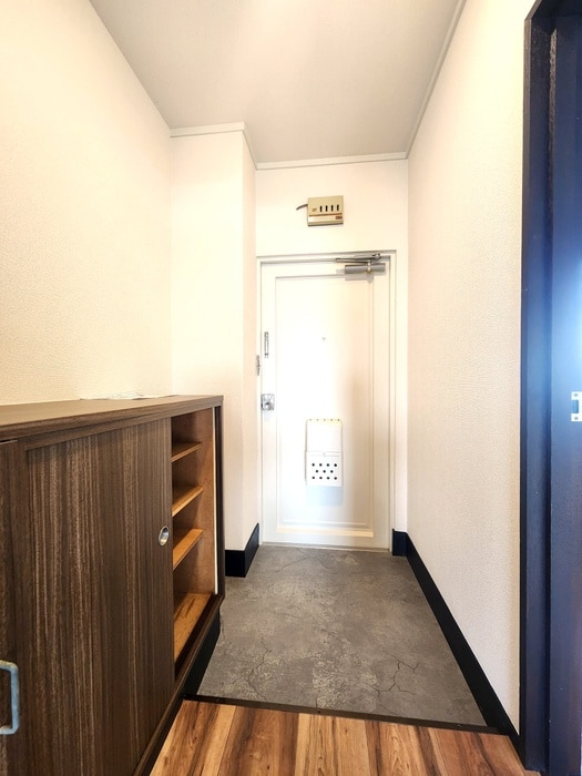 物件内観写真14　(玄関)