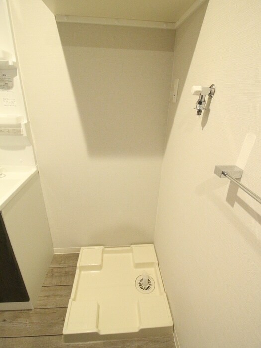 物件内観写真8　(洗濯機置場)