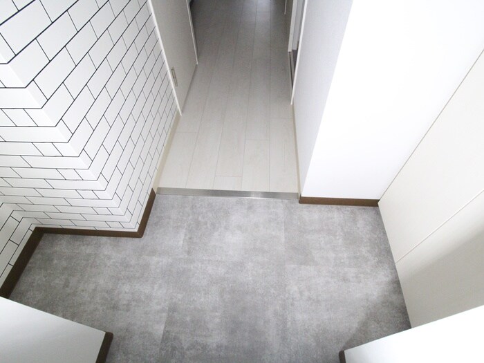 物件内観写真16　(玄関)