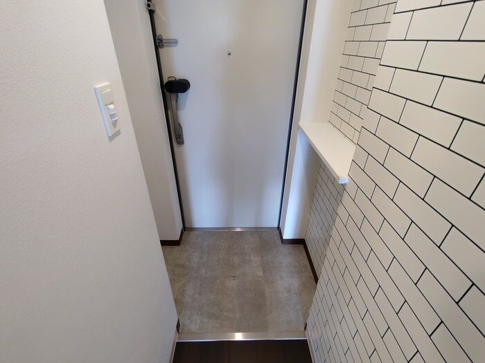 物件内観写真16　(玄関)