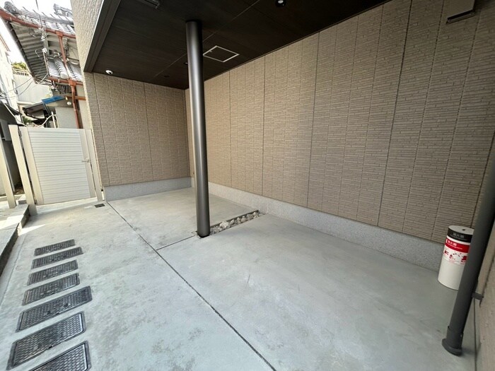 物件外観写真6　(駐輪場)