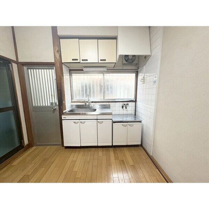 物件内観写真2　(キッチン)