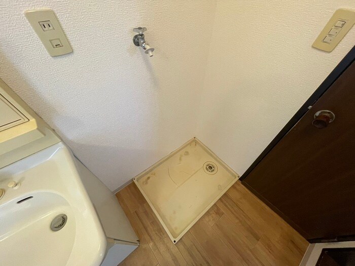 物件内観写真20　(洗濯機置場)