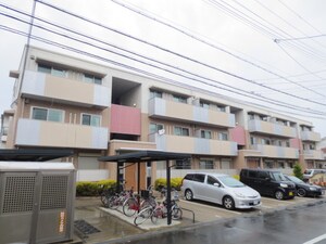 シャーメゾングランメール外観写真