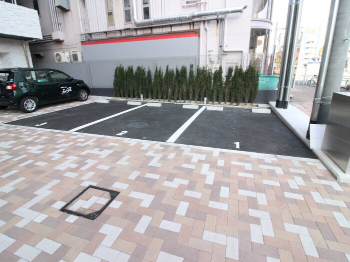 物件外観写真3　(駐車場)