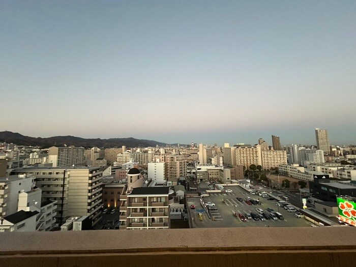 物件内観写真14　(室内からの展望)