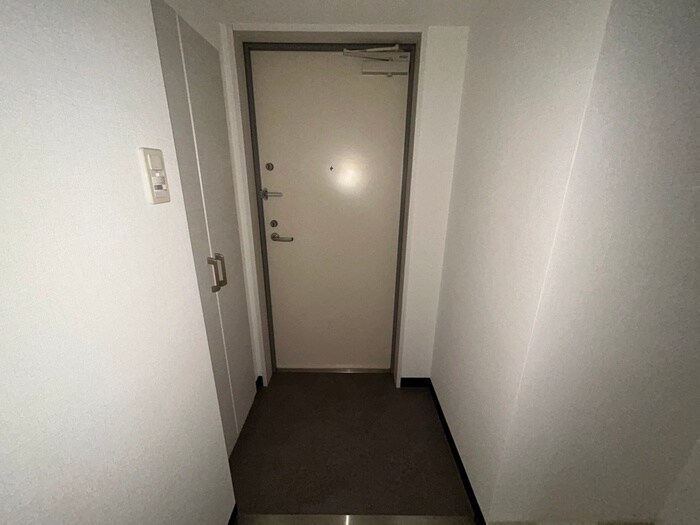 物件内観写真16　(玄関)