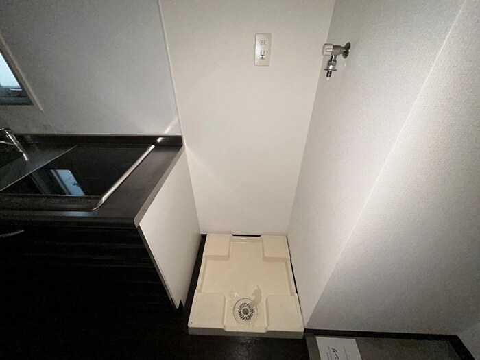 物件内観写真18　(洗濯機置場)