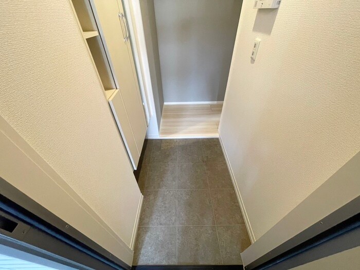 物件内観写真17　(玄関)