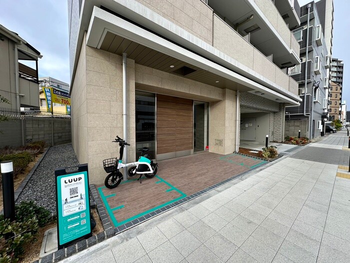 物件外観写真2　(エントランス部分)