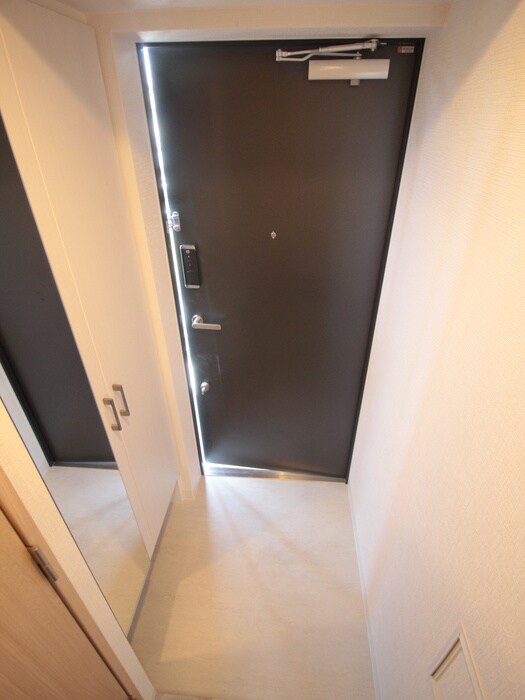 物件内観写真7　(玄関)