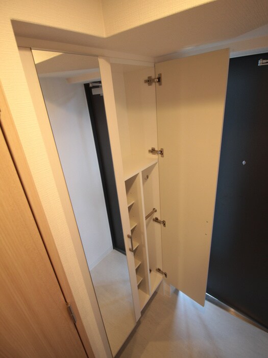 物件内観写真8　(靴箱)