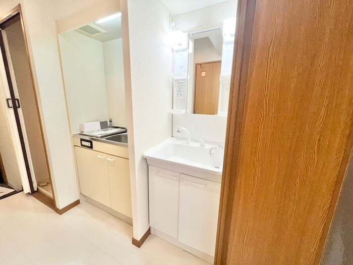 物件内観写真10　(洗面)