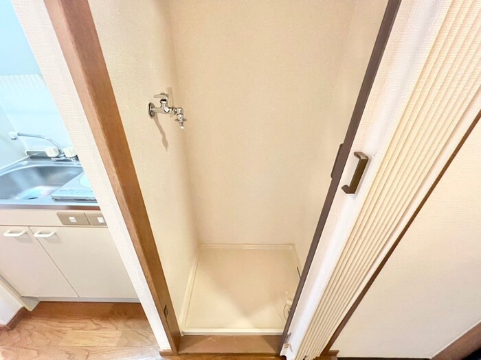 物件内観写真13　(洗濯機置場)