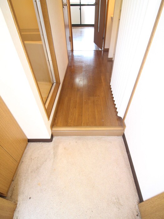 物件内観写真17　(玄関)