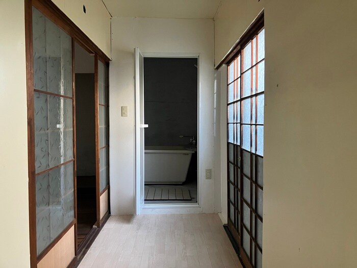 物件内観写真9　(廊下)