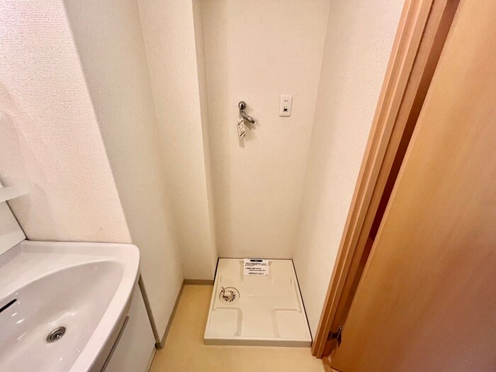 物件内観写真13　(洗濯機置場)