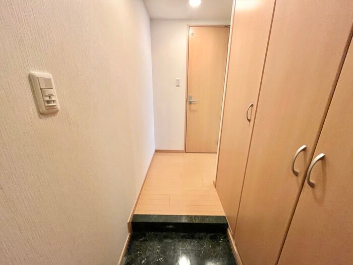 物件内観写真19　(玄関)