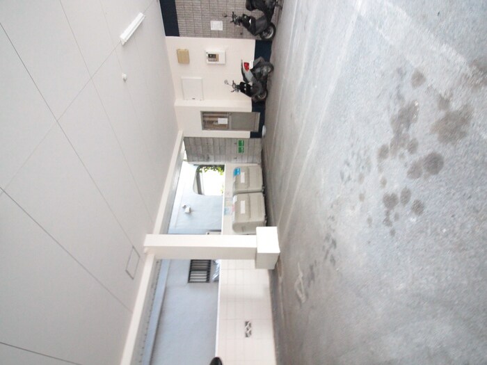 物件外観写真3　(駐車場)