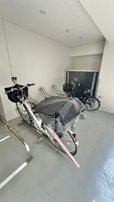 物件外観写真6　(駐輪場)