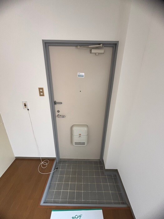 物件内観写真7　(玄関)