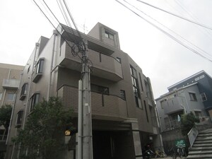 ベルライオンズ山本外観写真