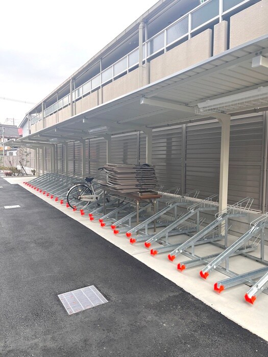 物件外観写真6　(駐輪場)