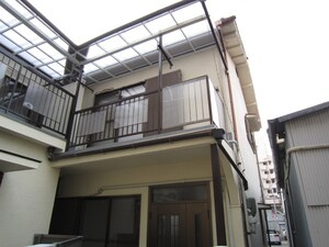 菅原通貸家右外観写真