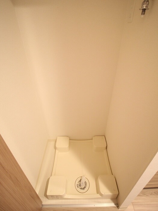 物件内観写真12　(洗濯機置場)