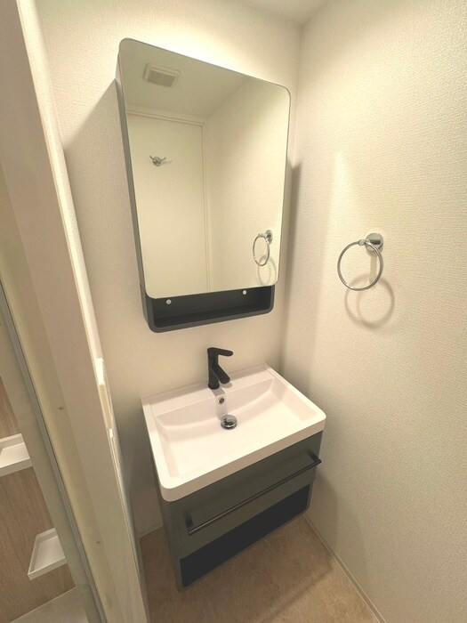 物件内観写真8　(洗面)