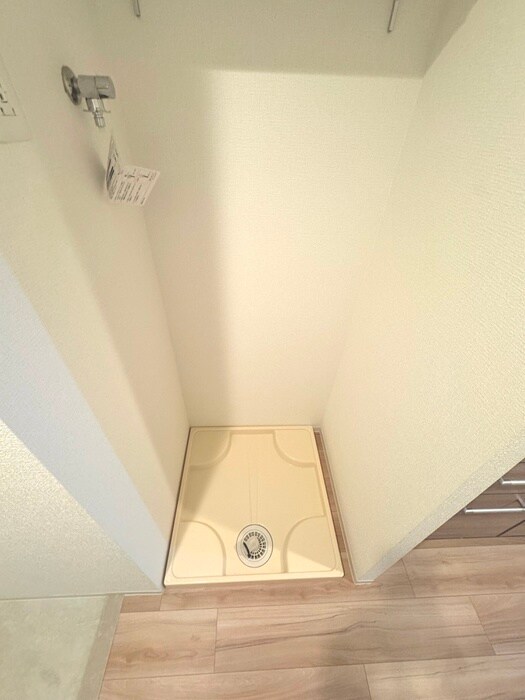 物件内観写真10　(洗濯機置場)