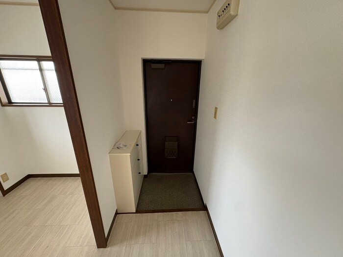 物件内観写真18　(玄関)