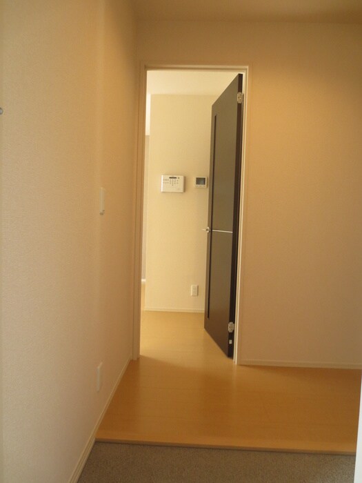 物件内観写真7　(玄関)