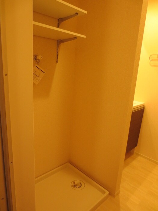 物件内観写真13　(洗濯機置場)